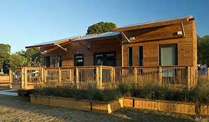 Building constructed in modules, with bamboo Building constructed in modules, with bamboo